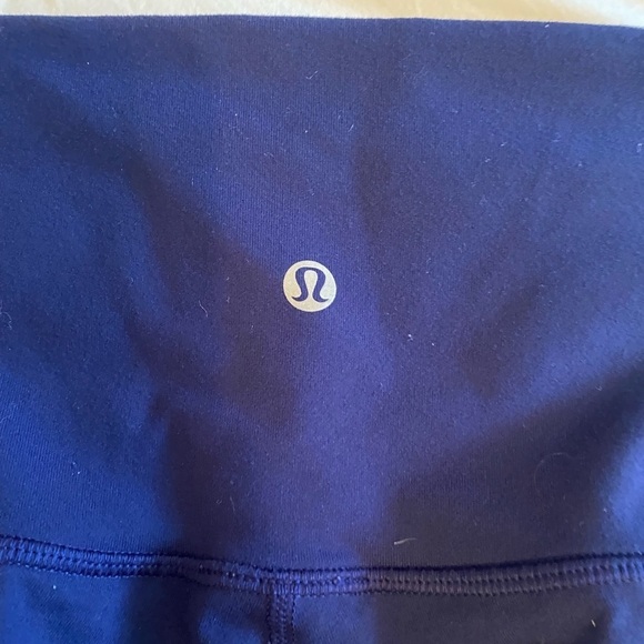 Lululemon- NAVY Luon Highwaisted Tech Mesh Criss Cross Leggings - Picture 4 of 8